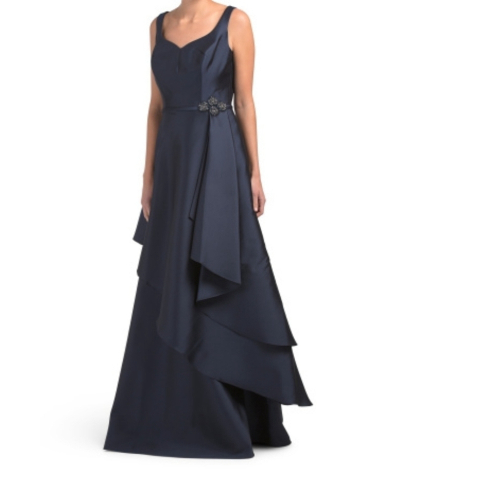 Teri Jon Sweetheart Neck Diagonal Tier Gown